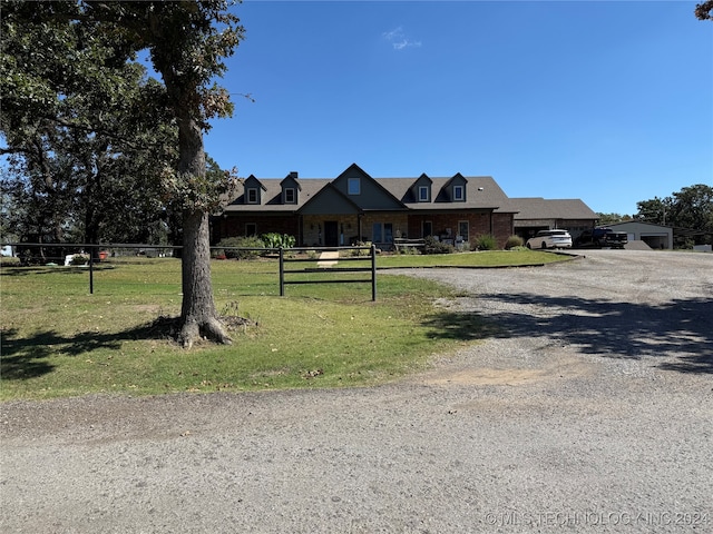 view of front of property with a front yard