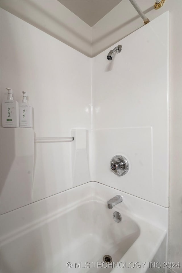 bathroom featuring shower / bath combination