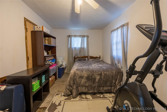 bedroom with ceiling fan