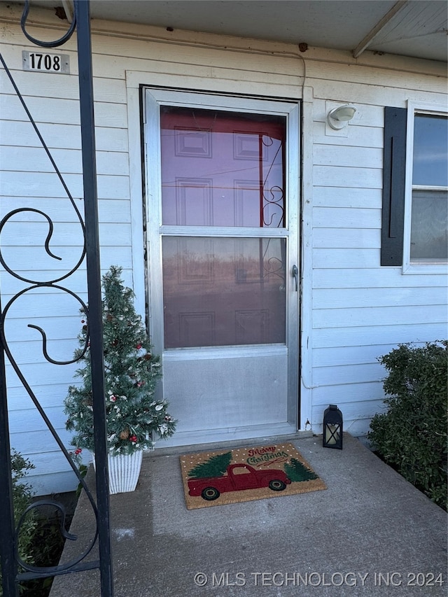 view of property entrance