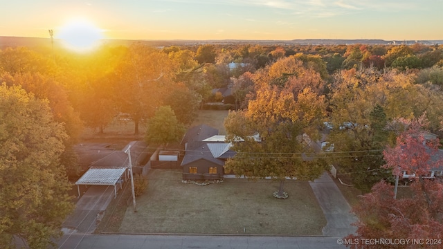 view of aerial view at dusk