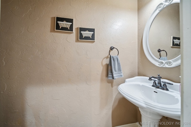 bathroom with sink