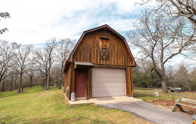 exterior space with a yard