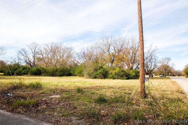 Listing photo 3 for 800 S 5th St, Muskogee OK 74401