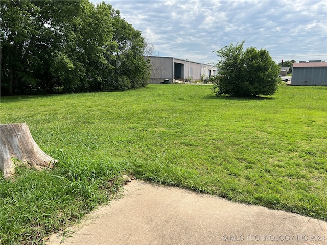 Listing photo 3 for 136 SE Debell Ave, Bartlesville OK 74006