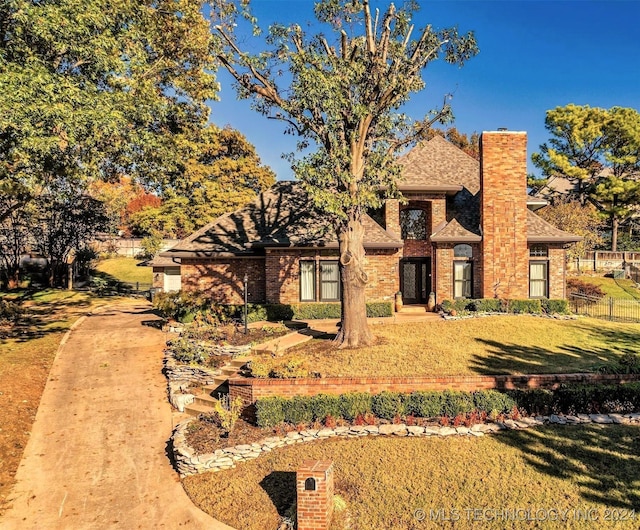 view of front of house with a front yard