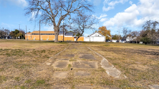 Listing photo 3 for 1112 W Muskogee Ave, Sulphur OK 73086