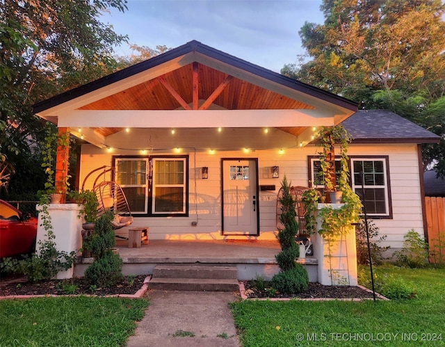 view of front facade with covered porch