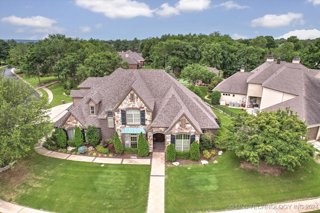 view of front of house featuring a front yard