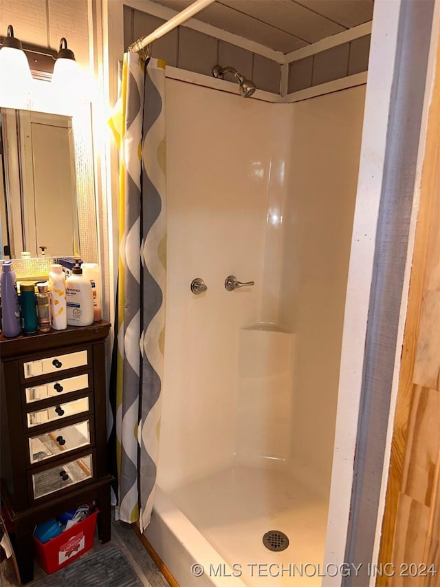 bathroom featuring walk in shower