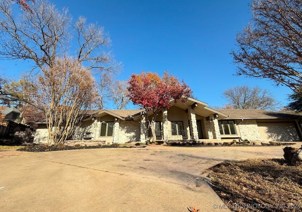 view of front of home with a garage