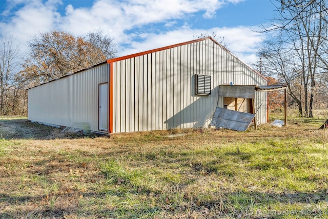 view of outdoor structure