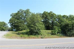 Listing photo 3 for 11 Bent Oak, Eufaula OK 74432