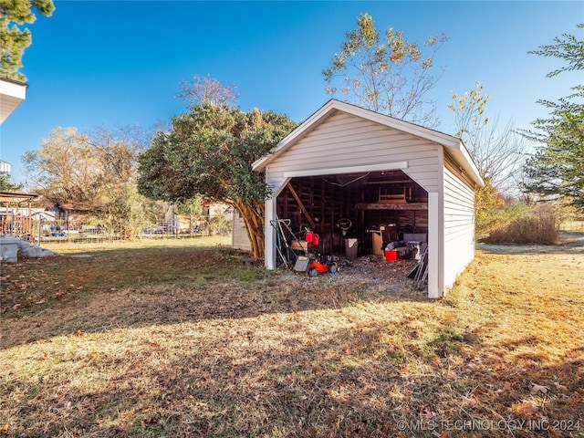 view of outbuilding