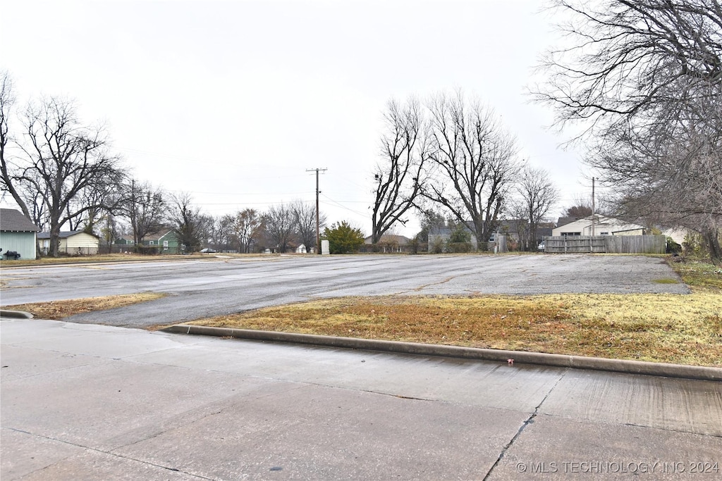 Quaker Ave, Tulsa, OK 74106 - photo 1