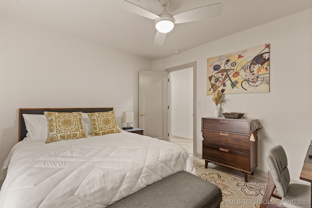 bedroom with ceiling fan