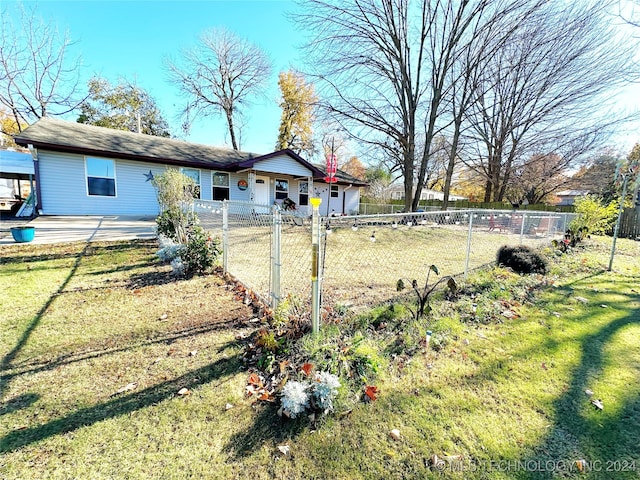 76 N Greer, Eufaula, OK 74432 - view of yard featuring a gate