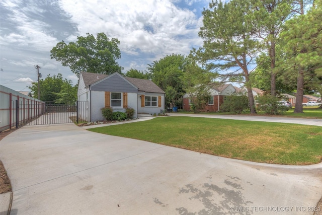 view of front of house with a front yard