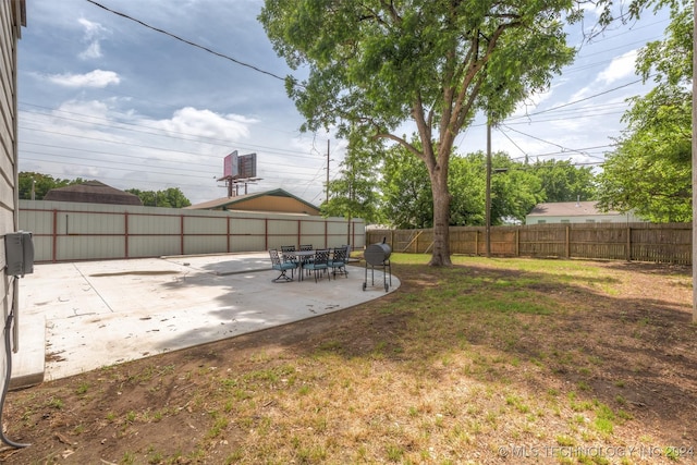 view of yard with a patio