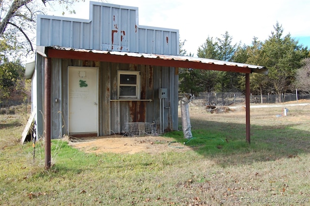 view of outdoor structure featuring an outdoor structure