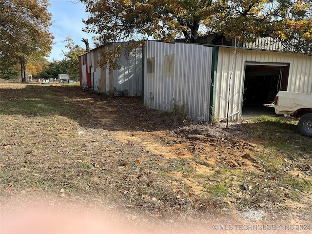 view of outdoor structure with an outdoor structure