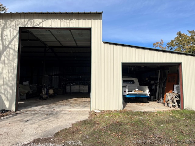 view of outbuilding featuring an outbuilding