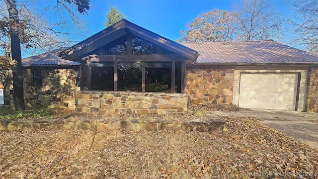 view of front of property featuring a garage