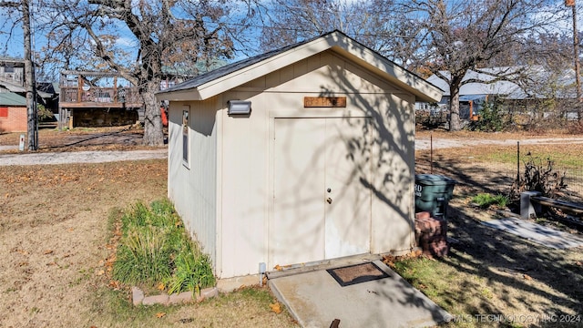 view of outbuilding