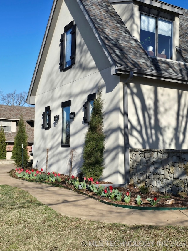 view of property exterior