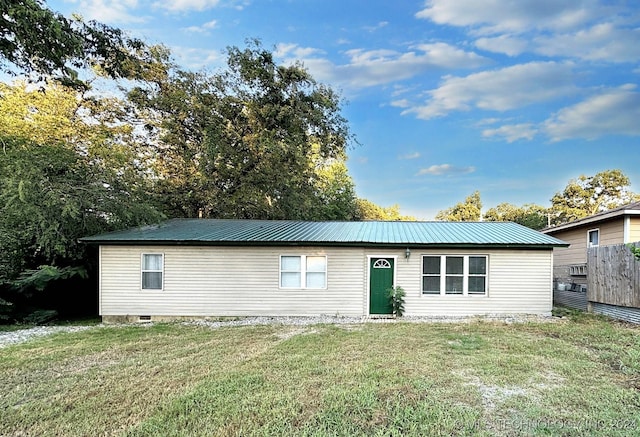 view of front of house with a front yard