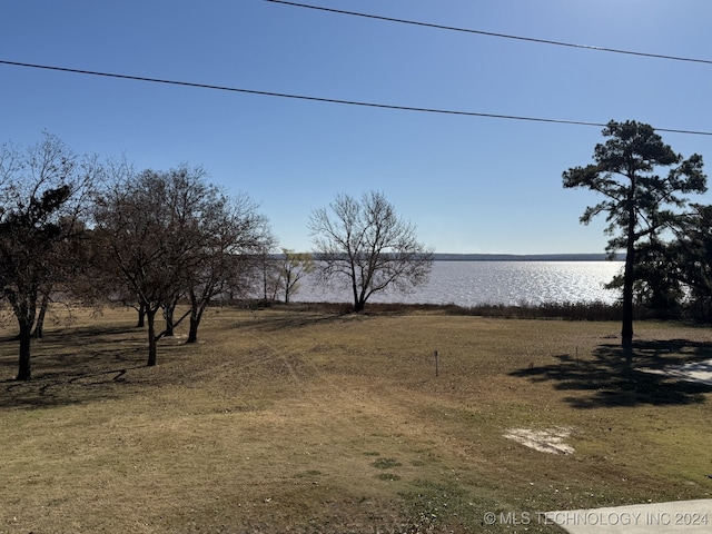 view of yard with a water view