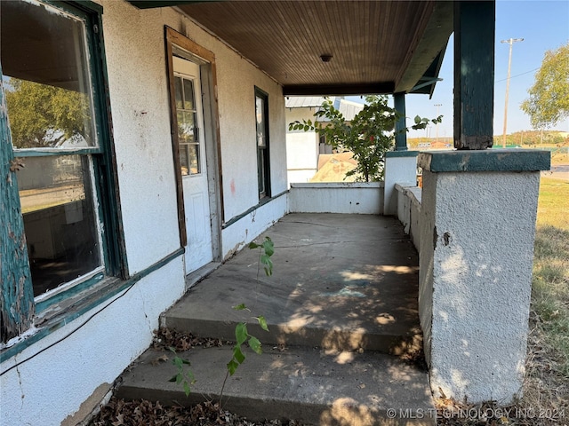 view of patio featuring covered porch