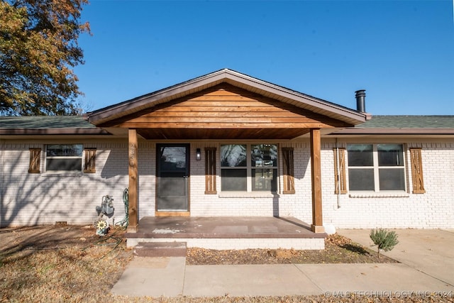 view of front of property with a porch