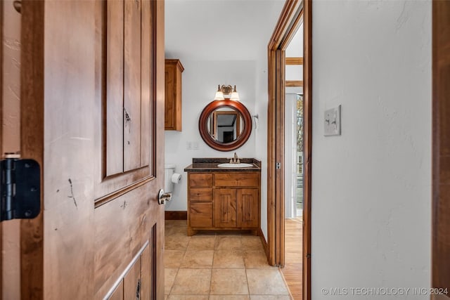 bathroom with vanity