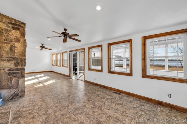 empty room featuring ceiling fan