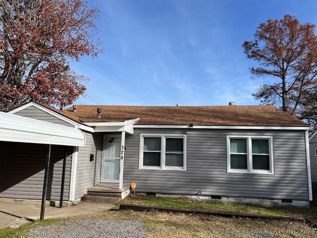 view of front of property