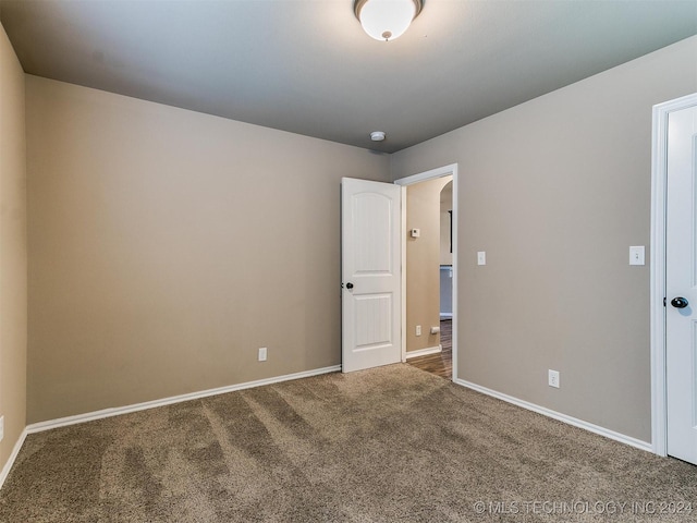 view of carpeted spare room