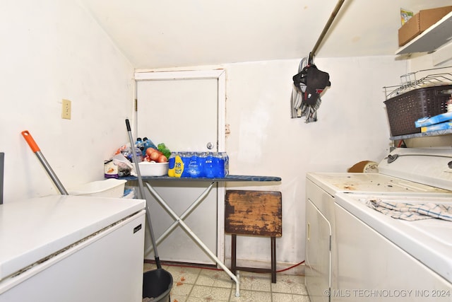 laundry room featuring independent washer and dryer