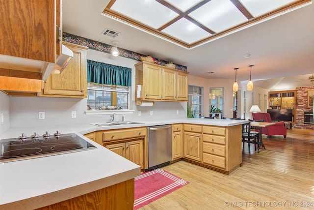 kitchen with dishwasher, sink, light wood-type flooring, black electric cooktop, and kitchen peninsula