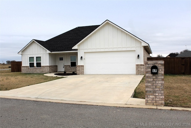 view of front facade with a garage