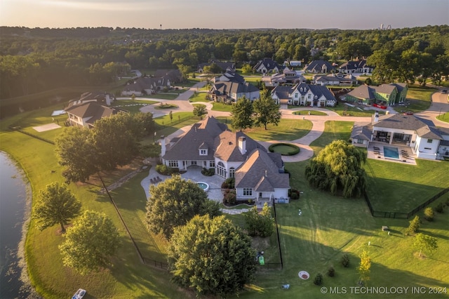 view of aerial view at dusk