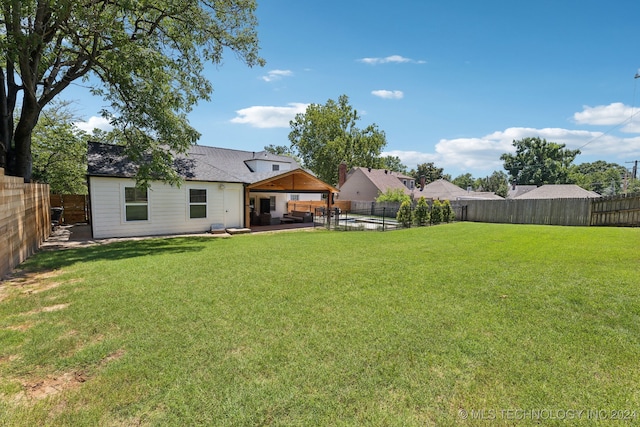 view of yard featuring a patio