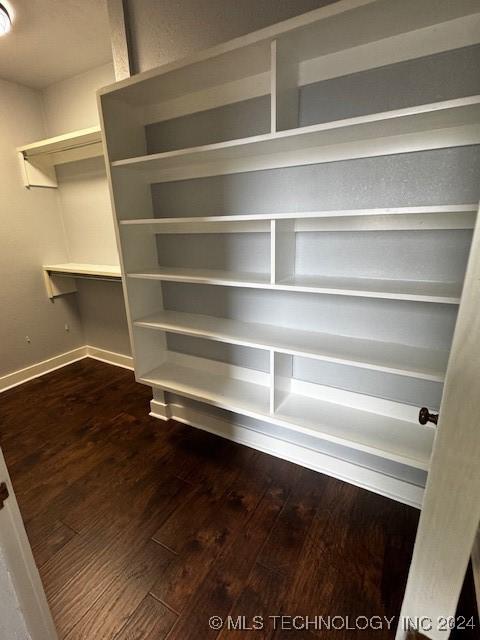 8 W Main St, Ardmore, OK 73401 - detailed view of wood finished floors