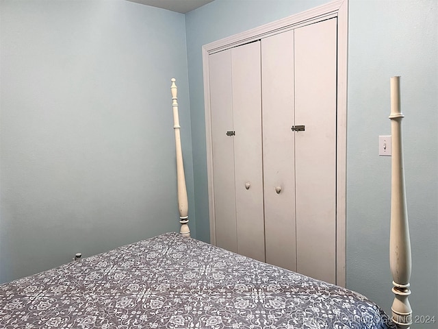 unfurnished bedroom featuring a closet