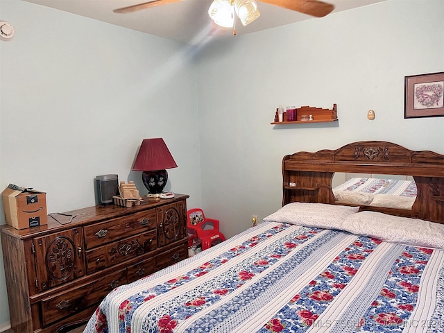 bedroom featuring ceiling fan