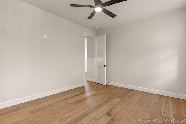 203 E 45th Ct, Tulsa, OK 74105 - unfurnished room with a ceiling fan and light wood-style floors