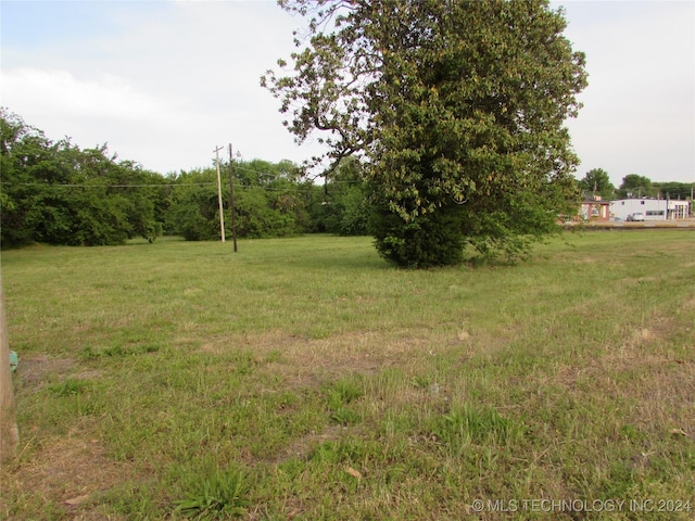 Listing photo 3 for N York St, Muskogee OK 74403