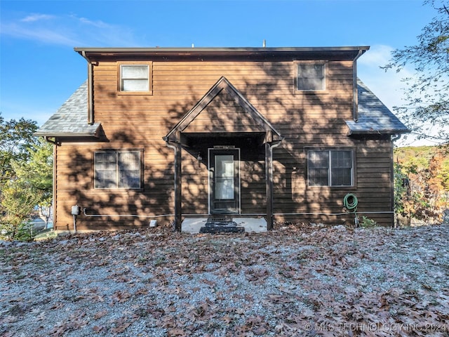 view of front of property