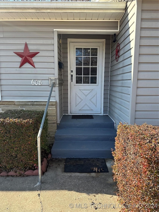 view of property entrance