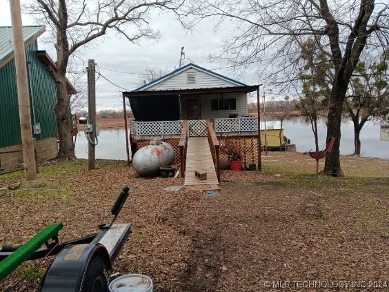 view of yard with a water view